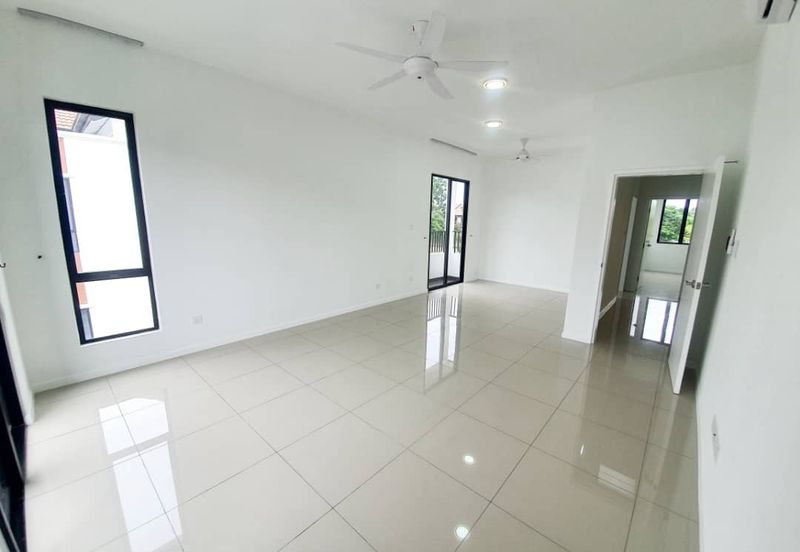 Reef Of Tropics, Setia Eco Glades