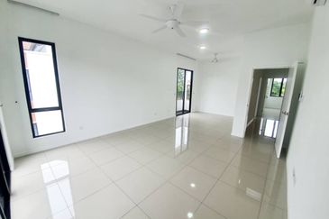 Reef Of Tropics, Setia Eco Glades