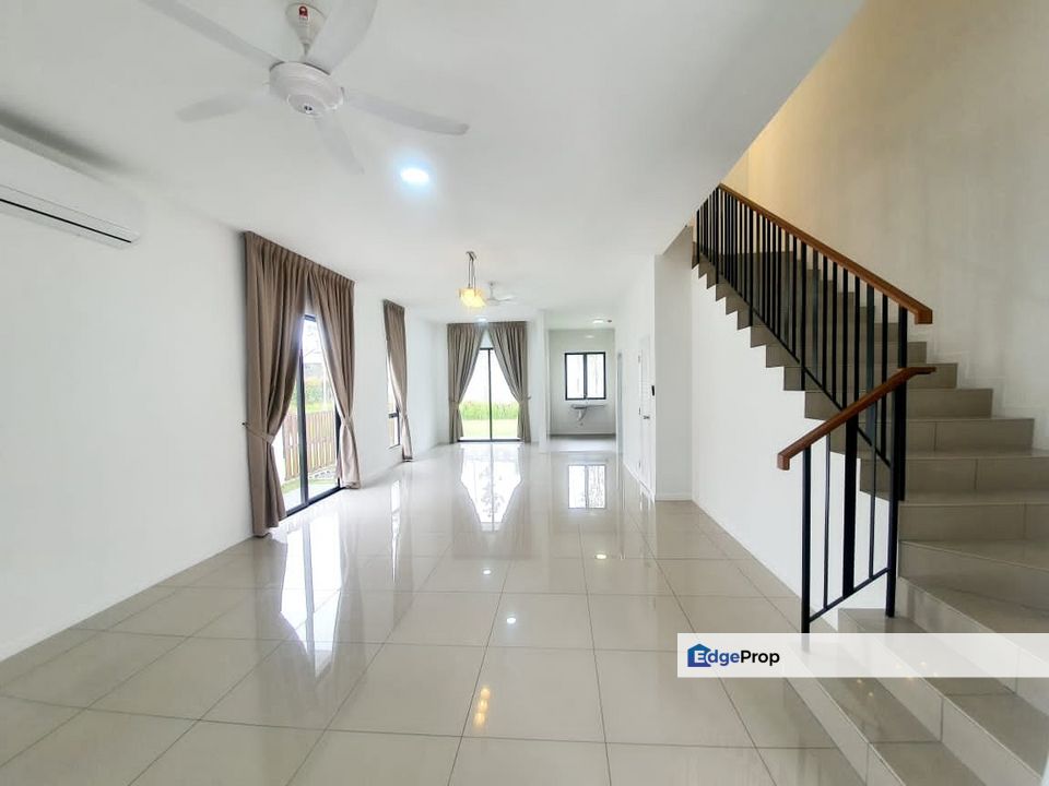 Non Bumi End Lot Partially Furnished, Selangor, Cyberjaya