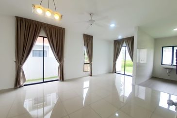 Reef Of Tropics, Setia Eco Glades