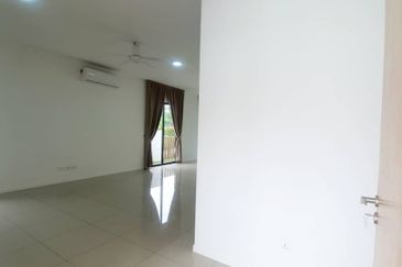 Reef Of Tropics, Setia Eco Glades