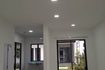 Reef Of Tropics, Setia Eco Glades