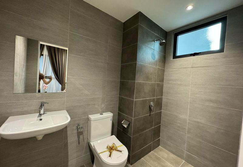 5mins away from IOI Mall