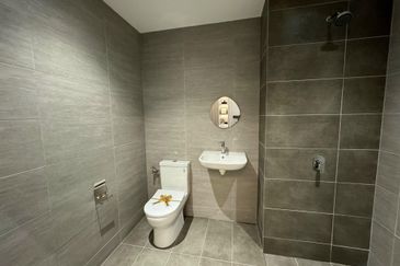 5mins away from IOI Mall