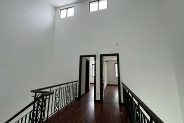 Jewels of Grasmere, Setia Marina