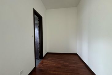 Jewels of Grasmere, Setia Marina