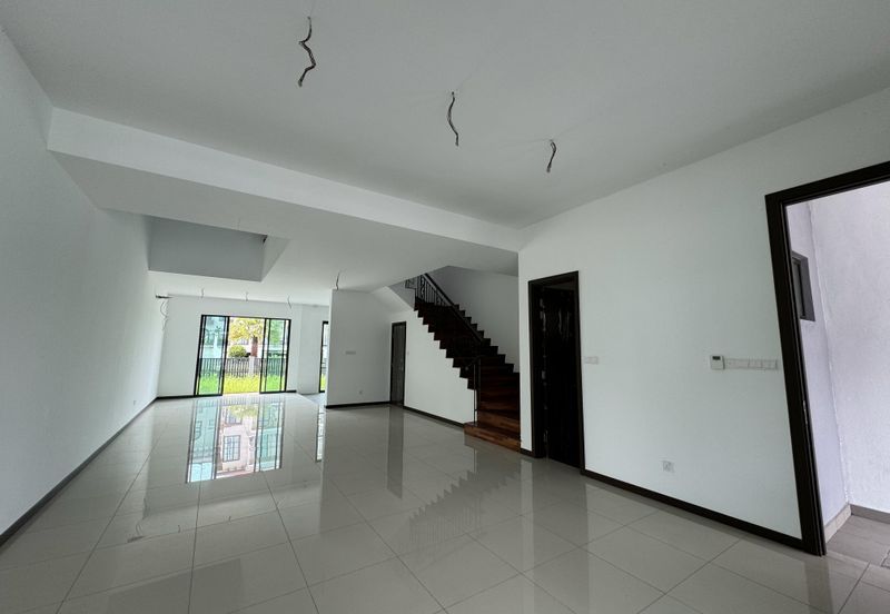 Jewels of Grasmere, Setia Marina