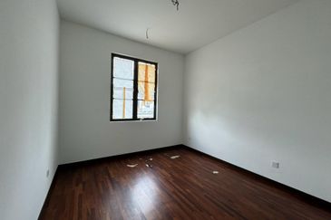 Jewels of Grasmere, Setia Marina