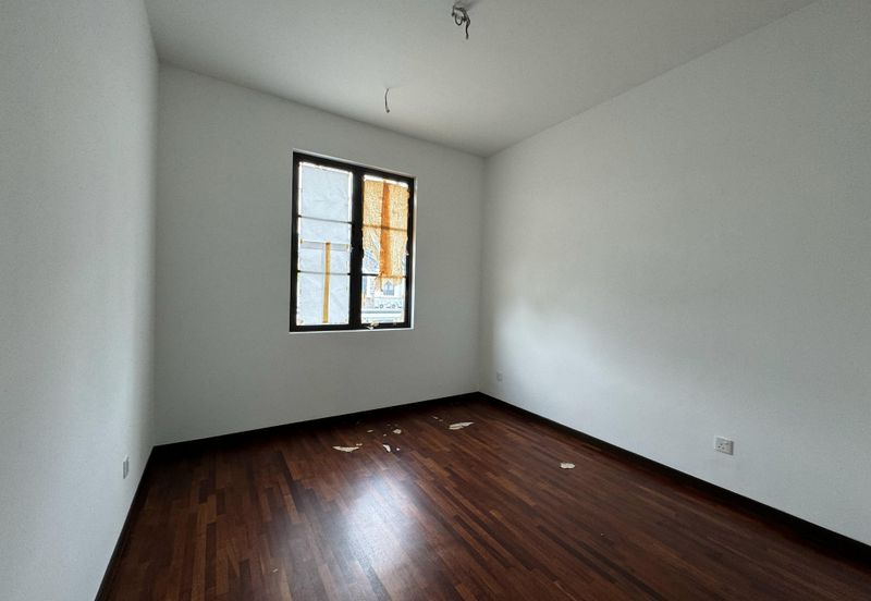 Jewels of Grasmere, Setia Marina