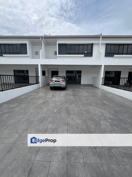 LONG CAR PORCH , Selangor, Cyberjaya