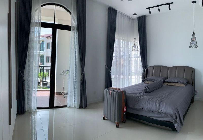 Isle of Kamares, Setia Eco Glades