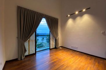 Jewels of Grasmere, Setia Marina