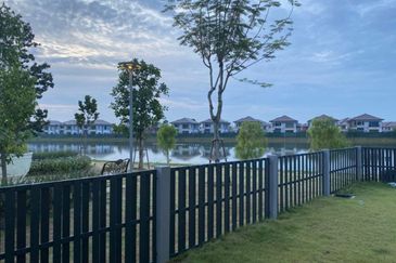 Jewels of Grasmere, Setia Marina