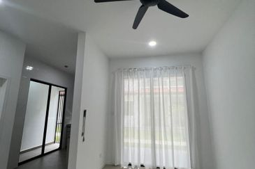 Reef Of Tropics, Setia Eco Glades