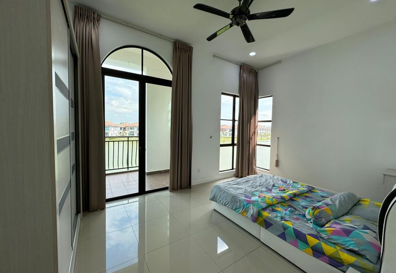 Isle of Kamares, Setia Eco Glades