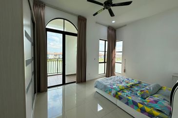 Isle of Kamares, Setia Eco Glades