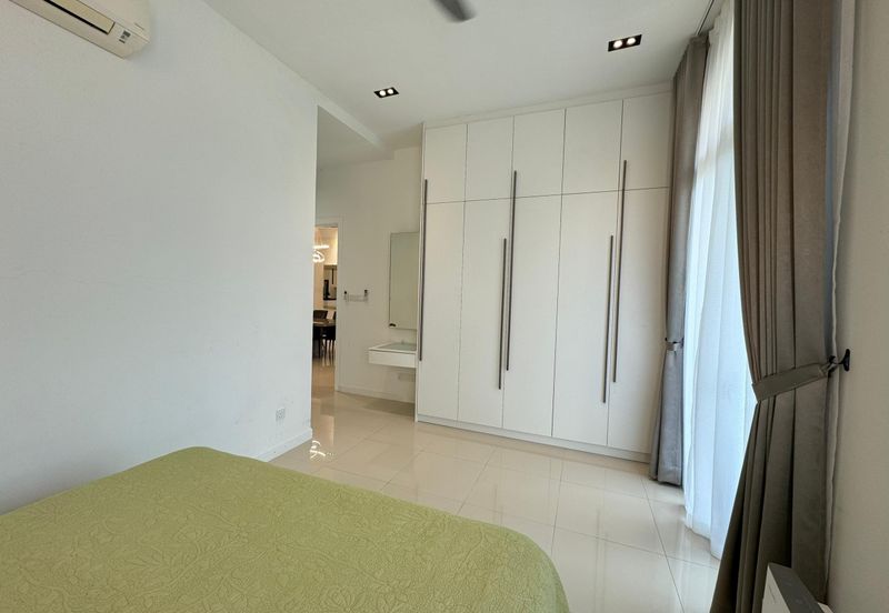 Isle of Kamares, Setia Eco Glades