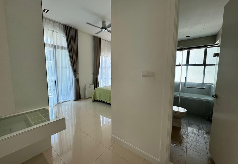 Isle of Kamares, Setia Eco Glades