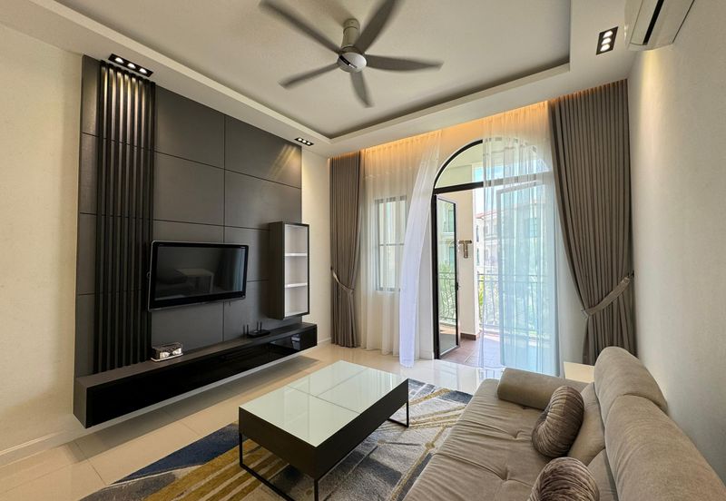 Isle of Kamares, Setia Eco Glades