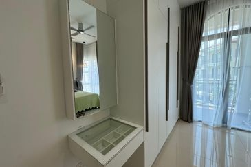 Isle of Kamares, Setia Eco Glades