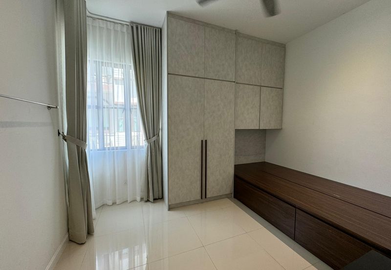 Isle of Kamares, Setia Eco Glades