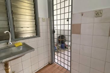 Flat PKNS, Seksyen 7