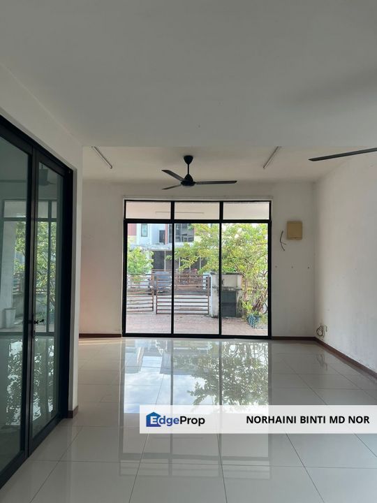 For rent double storey terrace house at Taman Saujana KLIA (Azalea) Kota Warisan, Selangor, Sepang