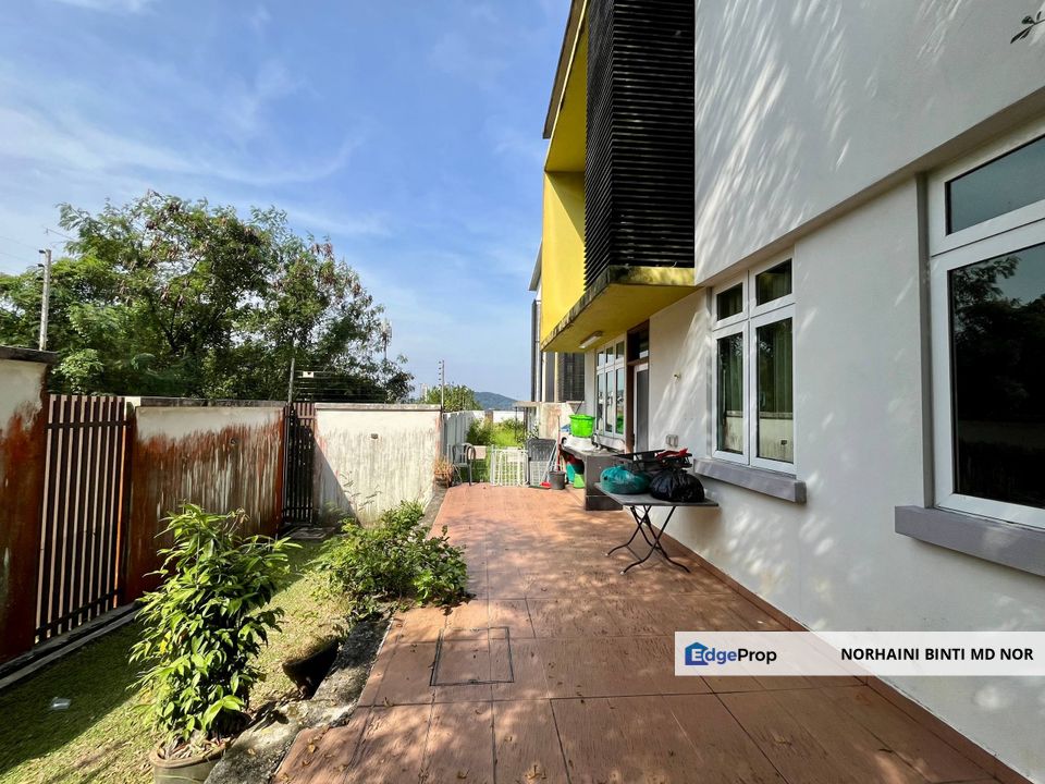 For Sale 2.5 Storey Bungalow at Tijani Ukay, Ampang, Selangor, Ampang