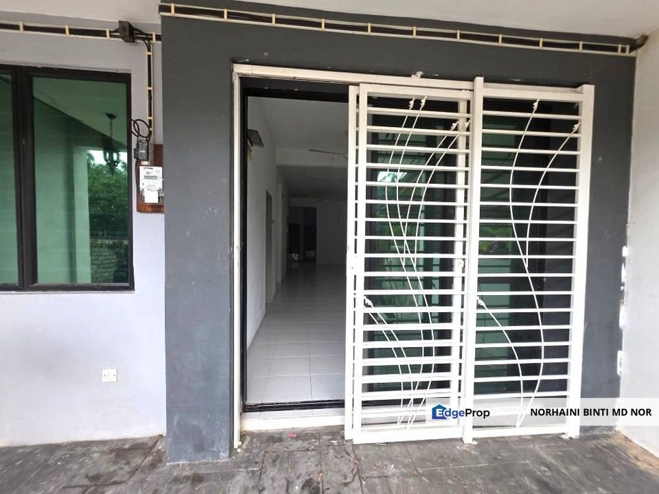 Single Storey Terrace at Taman Dataran Abadi. Labu Lanjut, Sepang for sale, Selangor, Sepang