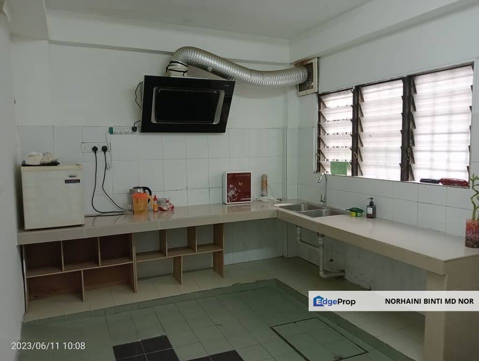 Three Storey Terrace House, Intermediate Unit at Taman Dagang, Ampang Selangor for sale, Selangor, Ampang