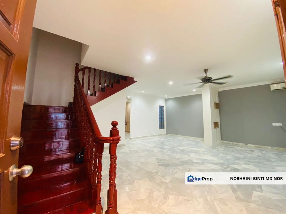 Double Storey House, Intermediate lot with land for sale, Selangor, Kajang