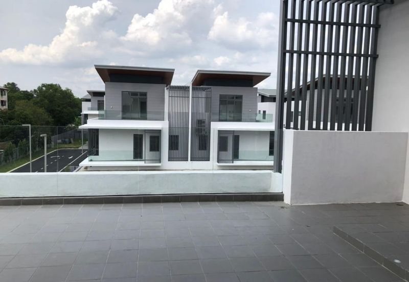 Broadleaf Residences, Hometree