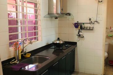 Jalan Kemuning Bayu 33/32F