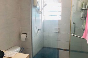 Jalan Kemuning Bayu 33/32F