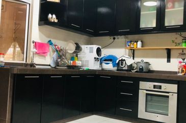 Jalan Kemuning Bayu 33/32F