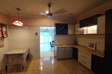 ANGGERIK ERIA KOTA KEMUNING