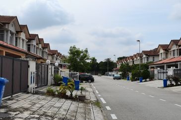 Jalan Kemuning Bayu 33/32F