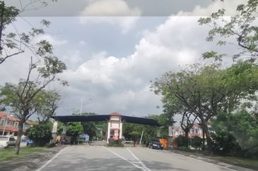Jalan Kemuning Bayu 33/32F