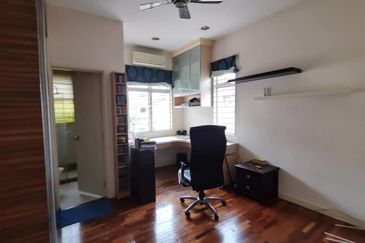 Jalan Kemuning Bayu 33/32F