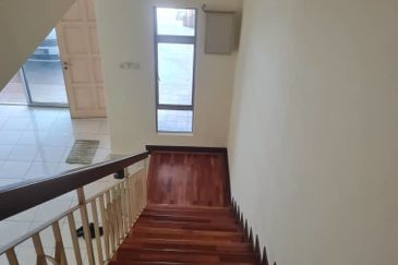 Jalan Kemuning Bayu 33/32F