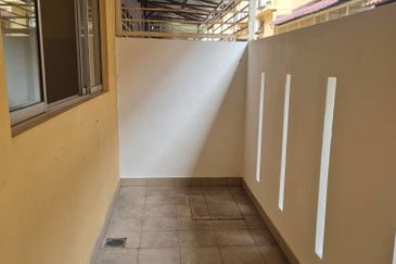 Jalan Kemuning Bayu 33/32F