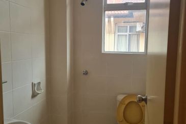 Jalan Kemuning Bayu 33/32F