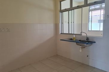 Jalan Kemuning Bayu 33/32F