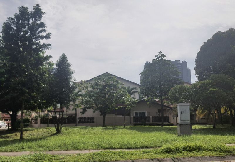 Canal Gardens, Kota Kemuning