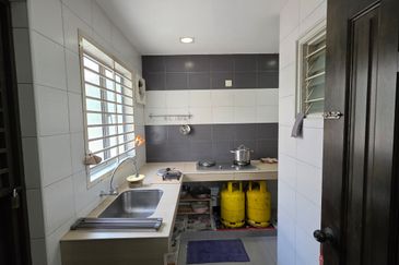 Jalan Anggerik Doritis 31/134