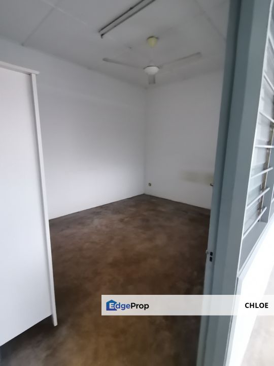 Taman Paramount townhouse upper floor for rent, Selangor, Petaling Jaya