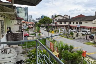 Paramount Garden (Taman Paramount)