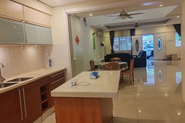 Canal Gardens, Kota Kemuning