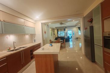 Canal Gardens, Kota Kemuning