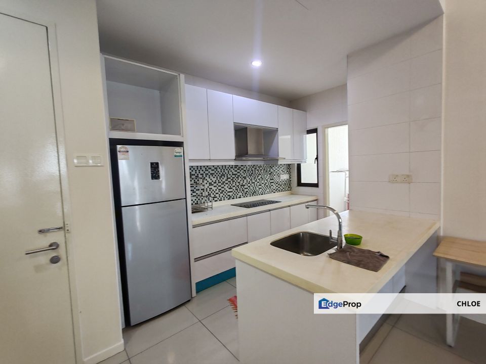 KUSuite 3room corner 1097sf Fully Furnished Avail now , Selangor, Kota Kemuning